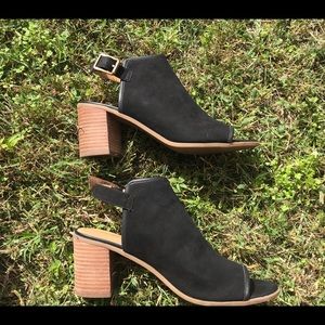 Black peep toe wedges